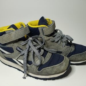 Reebok shoes size 4 boys